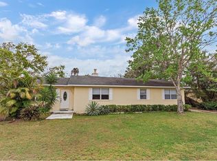 1208 Dora Ave, Tavares, FL 32778