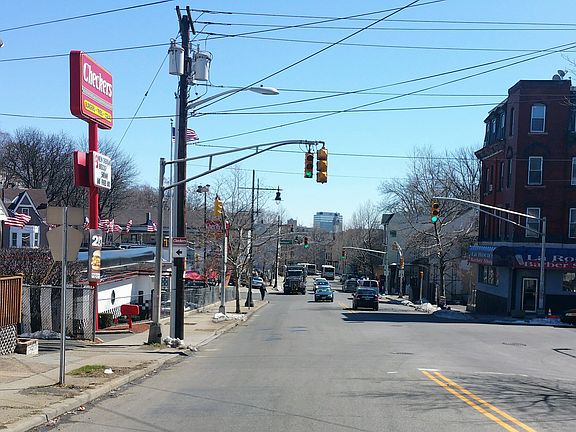 Exterior Neighborhood (street photo)