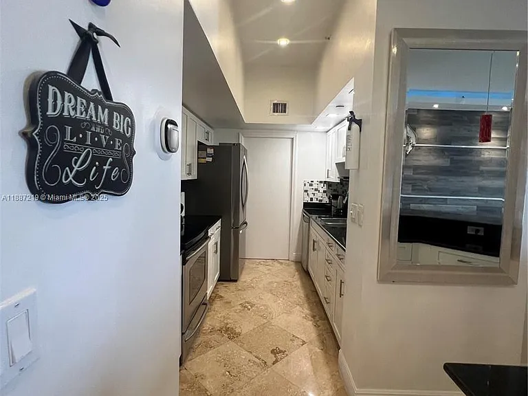 6917 Collins Ave — Photo 14
