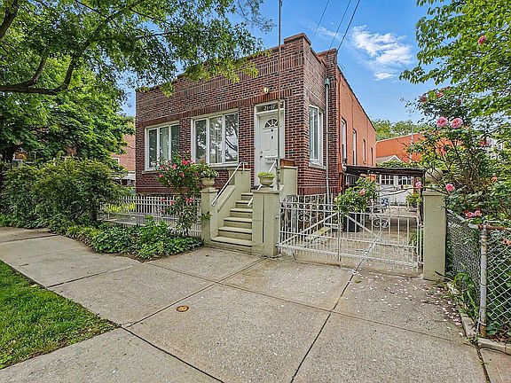 3rd image of 2117 Hazen St