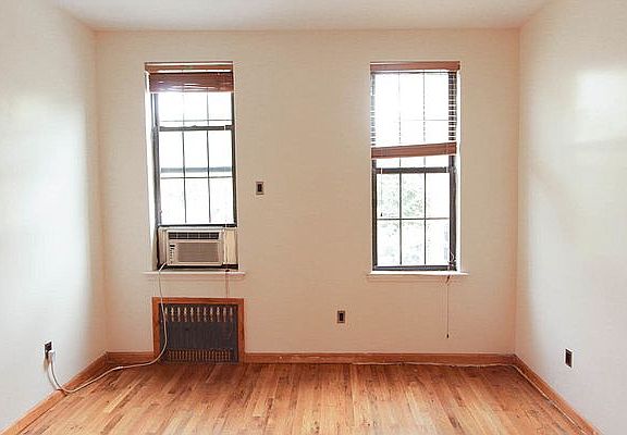 2nd image of 269 Melrose St APT 2L