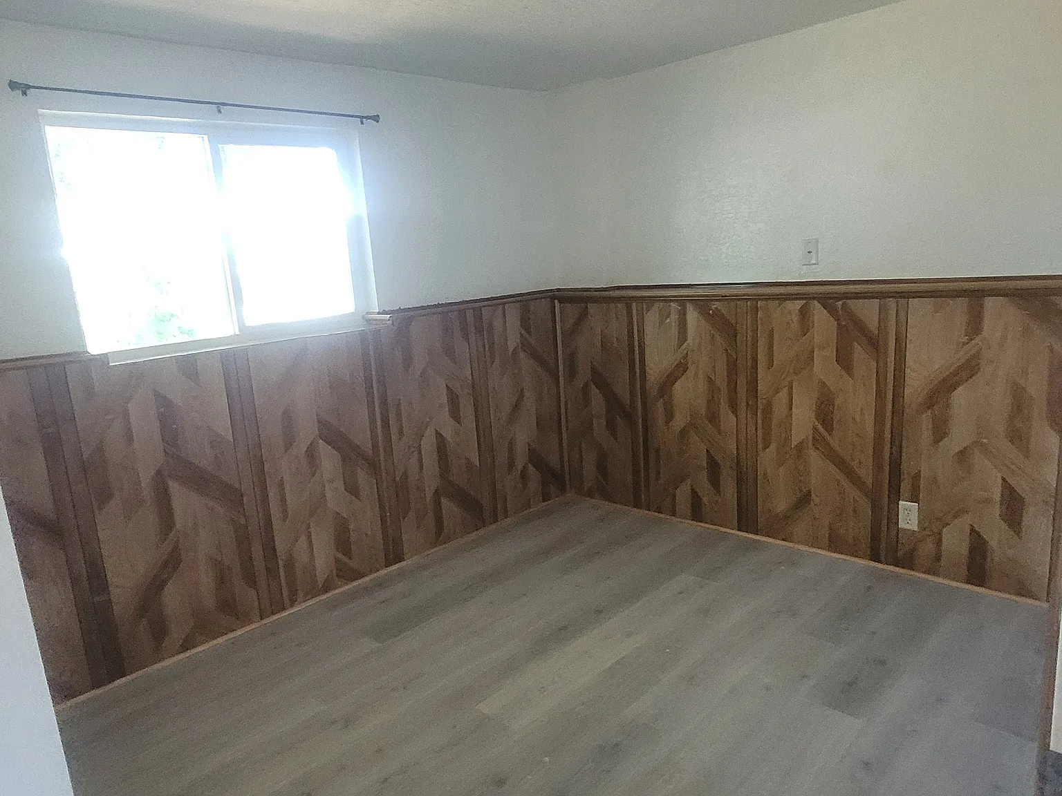 5 bed, 1.5 bath, 890 sqft, $800 — Photo 4