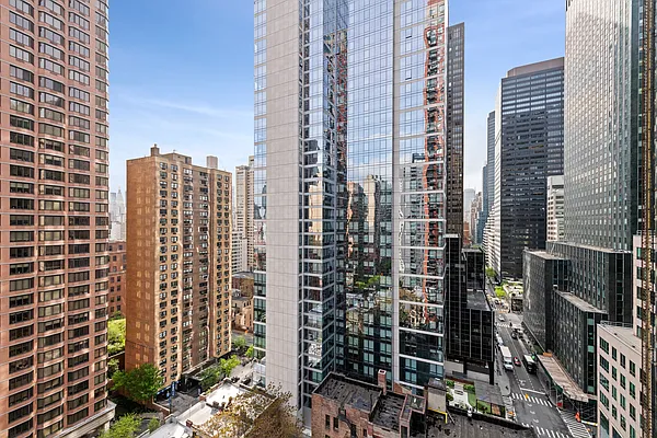 Rented by Compass | media 22