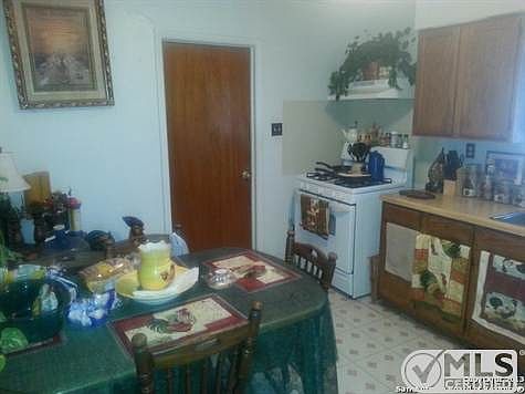 1st image of 139 E Ackard Pl