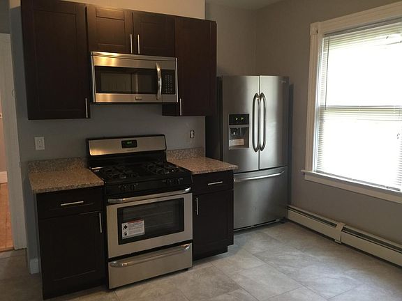 2nd image of 288-290 Sharon St