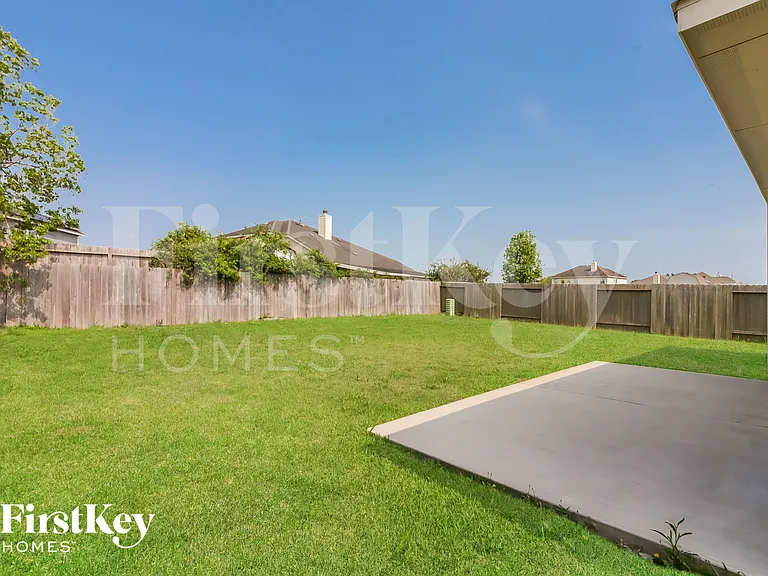 131 Brazos Dr — Photo 18