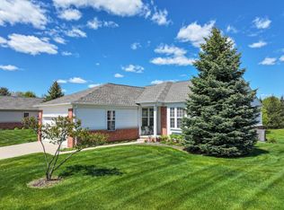 9339 Sand Hill Dr, Grand Blanc, MI 48439