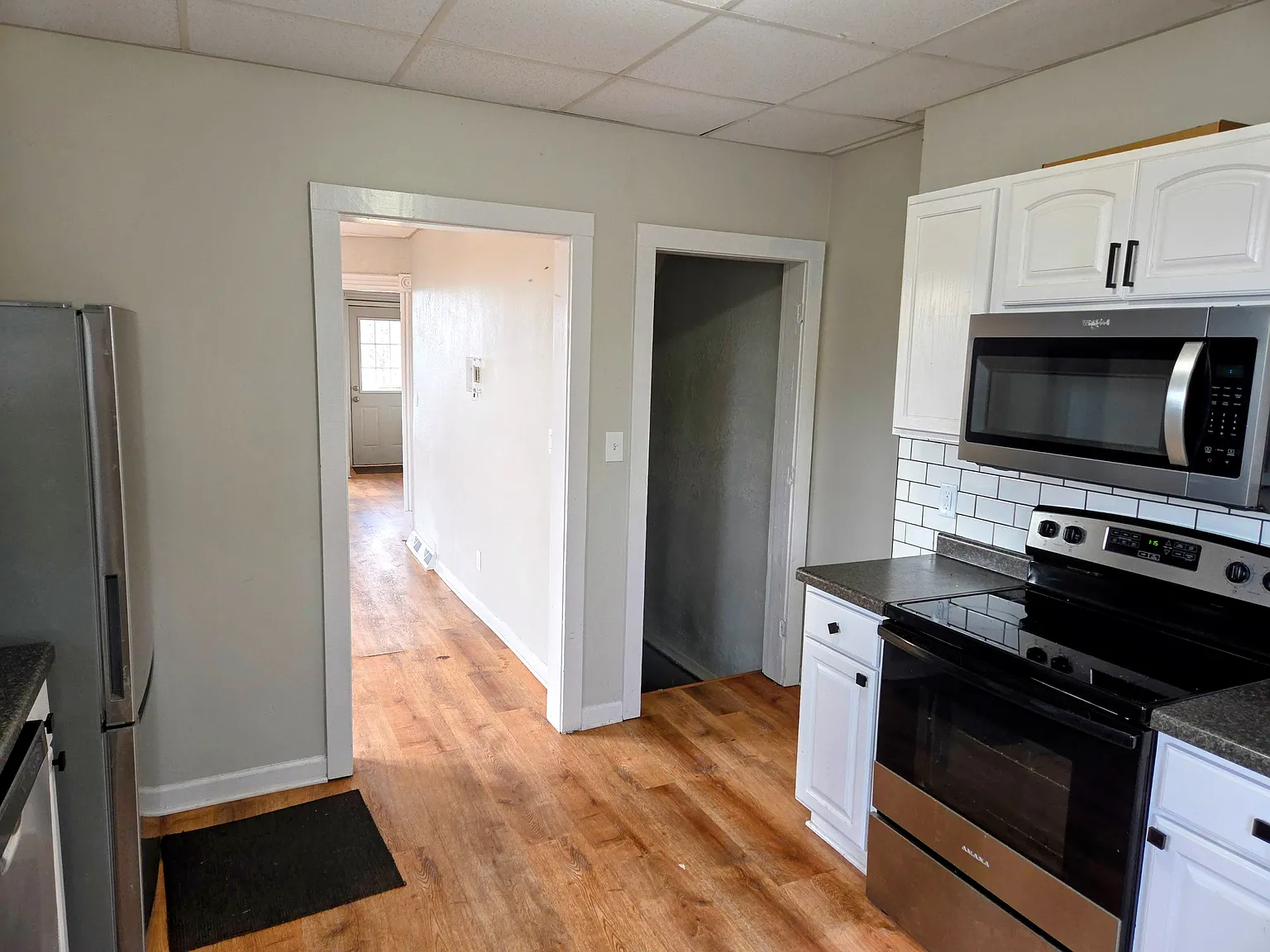 3 bed, 1.5 bath, 1212 sqft, $1,650 — Photo 3