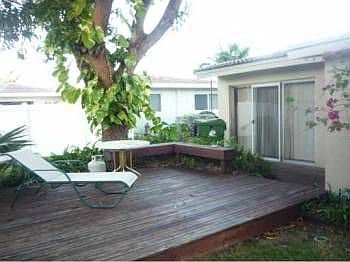 5th image of 5711 Coco Palm Dr