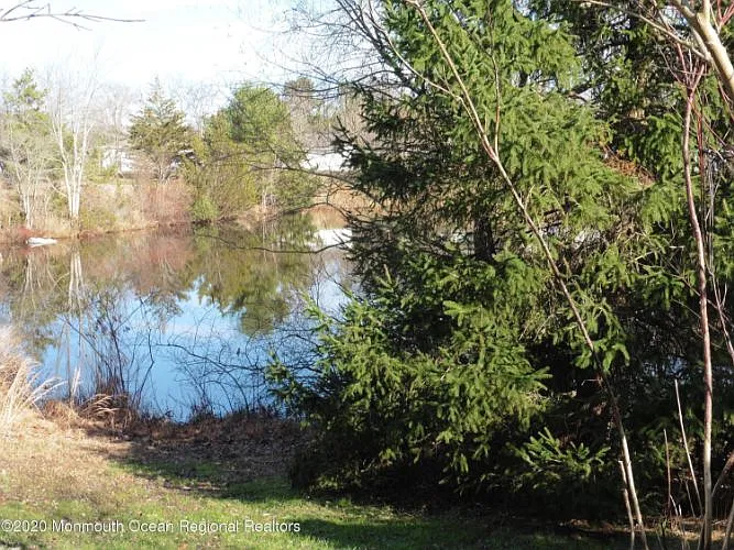 210 Harrington Dr N photo 1