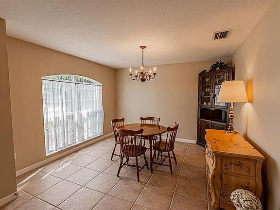 4th image of 2662 SW Cameo Blvd