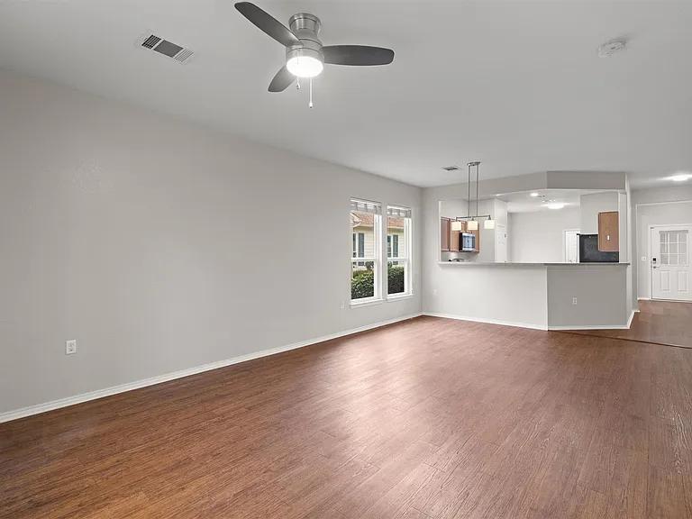 330 Portsmouth Dr — Photo 16