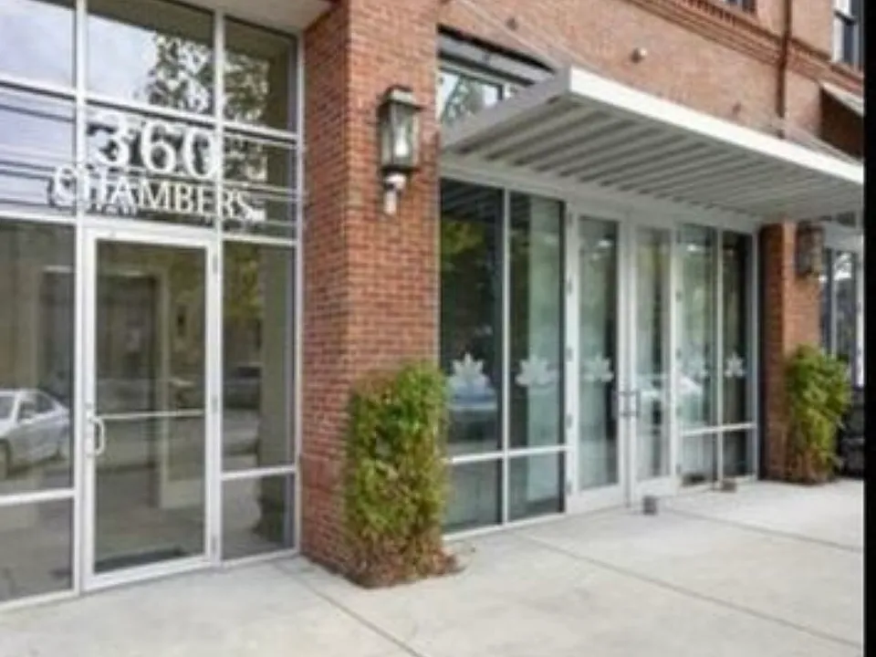 360 Chambers St #311