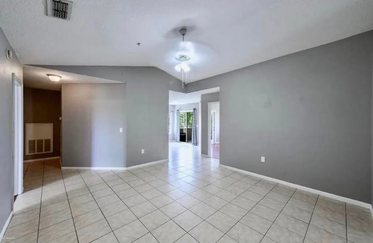 2 bed, 1156 sqft, $1,950 — Photo 3