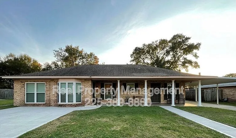 9536 Bermuda Ave — Photo 1