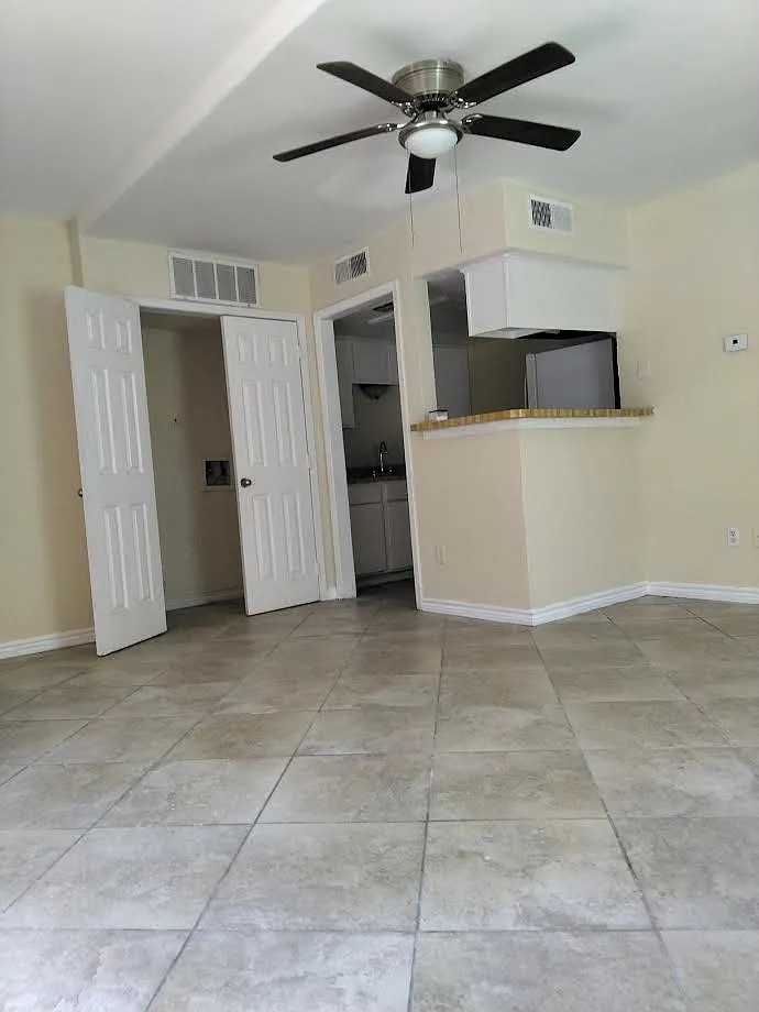 1 bed, 925 sqft, $1,200 — Photo 1