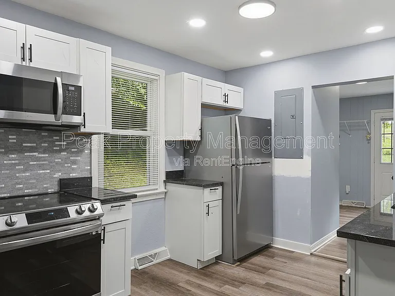 421 Saint Luke St — Photo 7