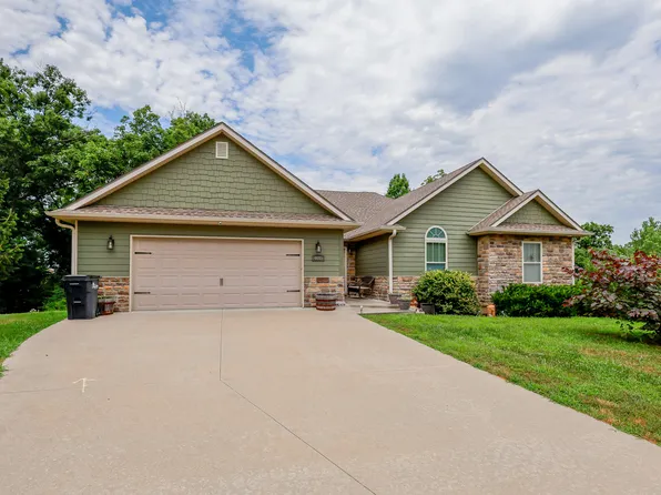 4601 Maple Leaf Dr, Columbia, MO 65201
