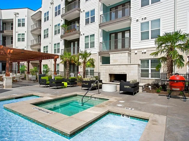 Overture Mueller - 55+ Active Adult Apartment Homes — Photo 31