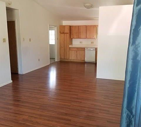 3rd image of 526 Barnes Ave