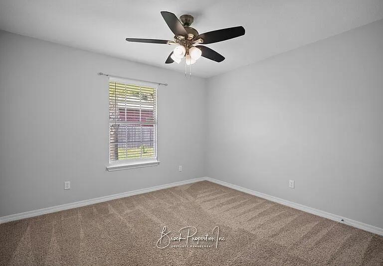 2996 Corsair Dr — Photo 32