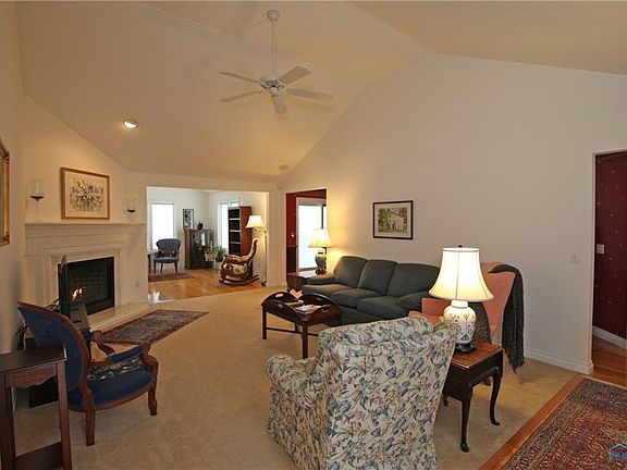 4th image of 26375 E Wexford Dr