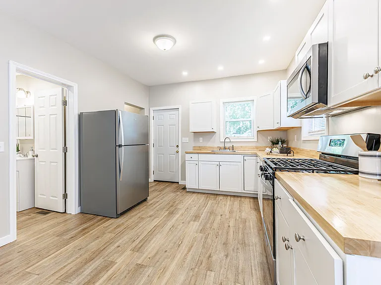 1239 S Plymouth Ave — Photo 10