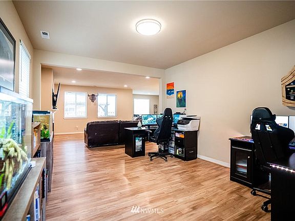3rd image of 9094 Aster St SE