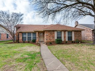 2637 Hampshire Dr, Garland, TX 75040