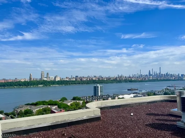 100 Carlyle Drive. N05J #5 JN, Cliffside Park Boro, NJ 07010