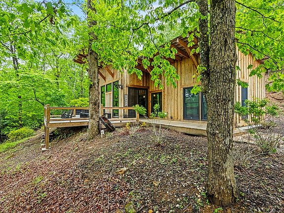 3rd image of 2745 Galloway Rd