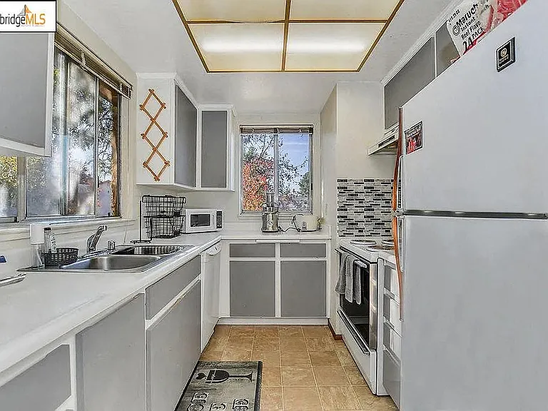 456 Lancaster Ln — Photo 11