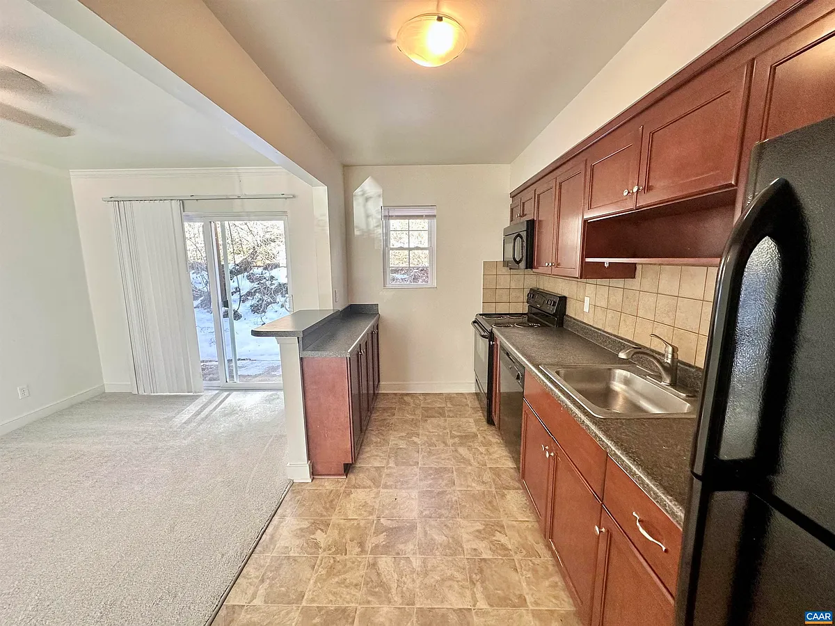 Photo 2 of 19 - 840 Fountain Ct #D - Charlottesville, VA Building Photo - 840 Fountain Ct #D