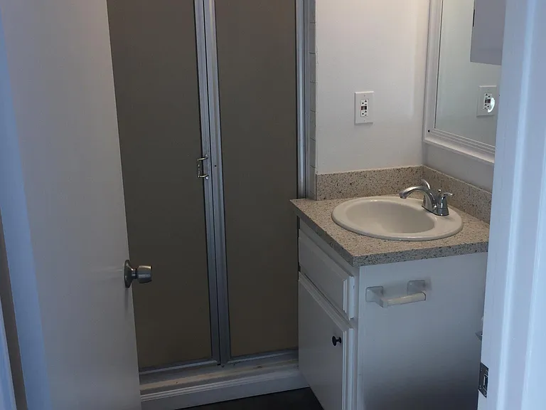1816 Marshallfield Ln #B — Photo 10