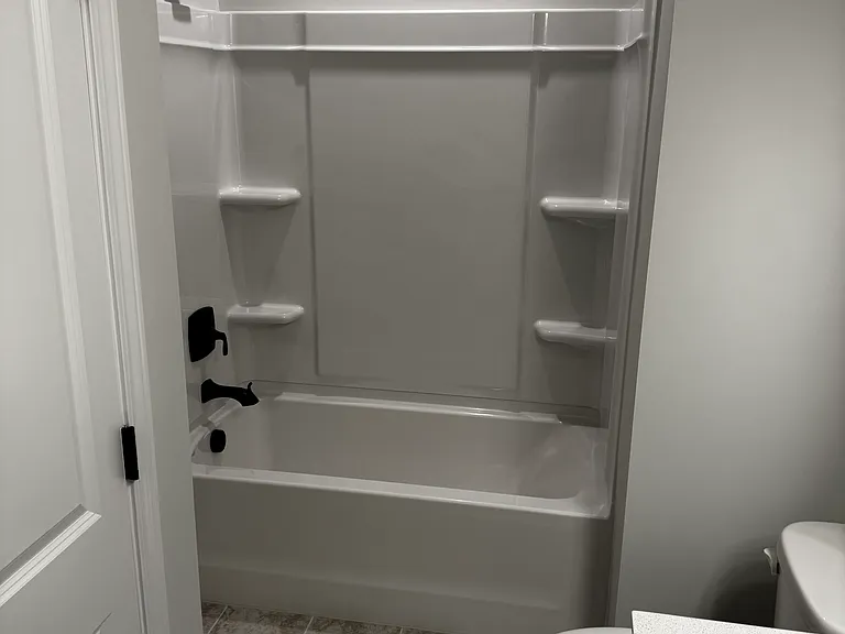 130 Highpointe Dr — Photo 30