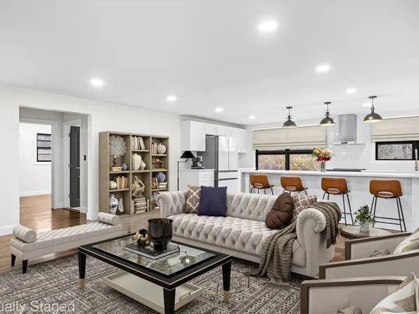 195 Barney Ave, Rehoboth, MA 02769