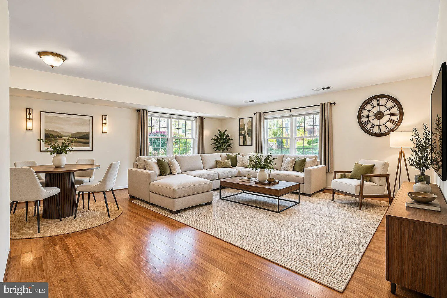 2 bed, 1.0 bath, 928 sqft, $2,000 — Photo 3