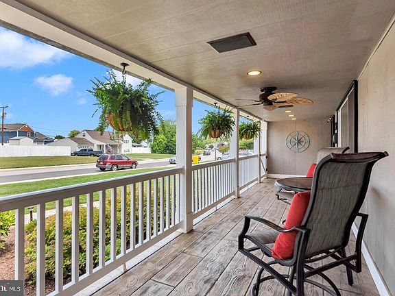 5th image of 109 Jackpine Dr