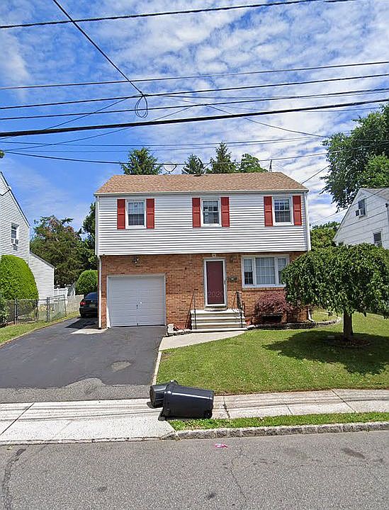 1st image of 76 Fairway Ave