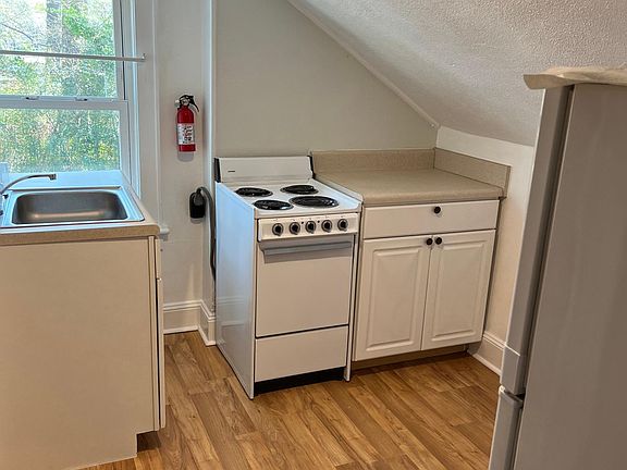 4th image of 789 Marvin Ave #2