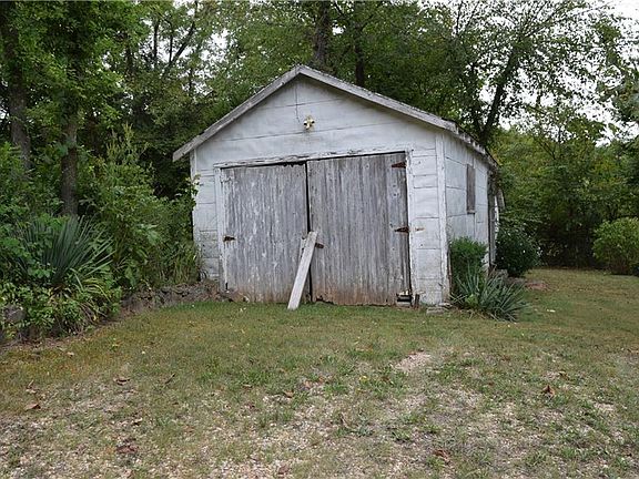 3rd image of 151 Wood Ave