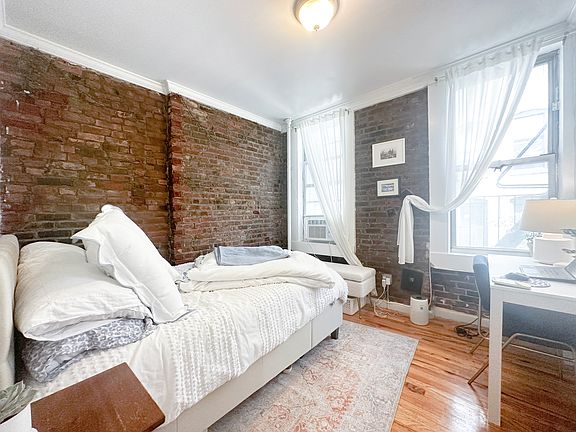 3rd image of 57 Spring St APT 10