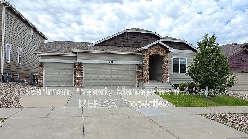 1st image of 907 Salmon Pond Way