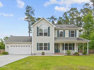 831 Wood Creek Dr, Hubert, NC 28539