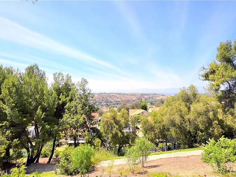 21355 Chirping Sparrow Rd — Photo 31
