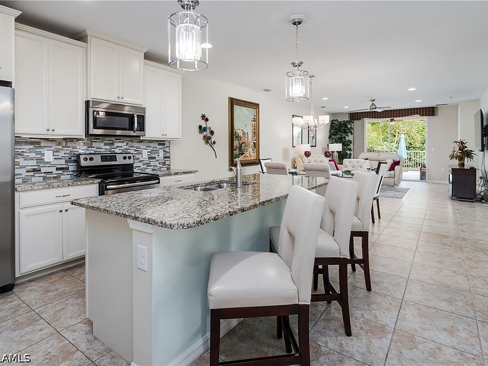 1st image of 14943 Edgewater Cir