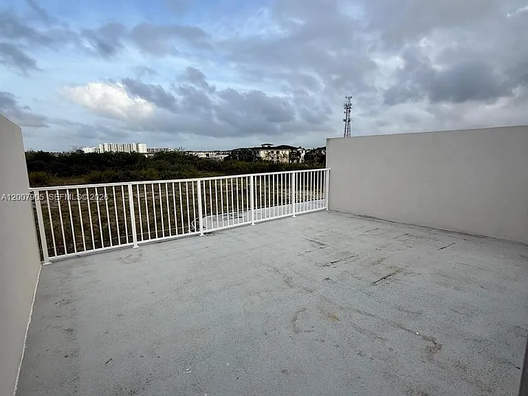 25664 SW 143rd Path — Photo 5