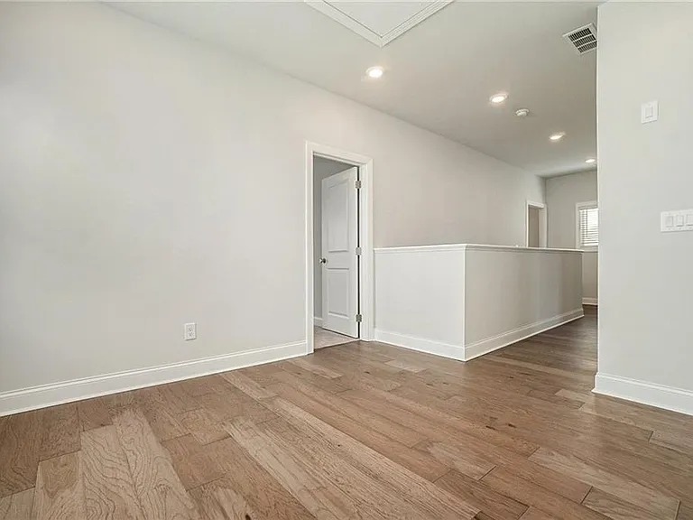 106 Basil St — Photo 9