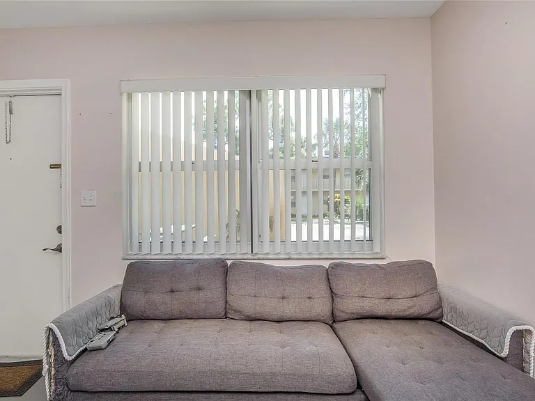 5186 NE 6th Ave #710 — Photo 29