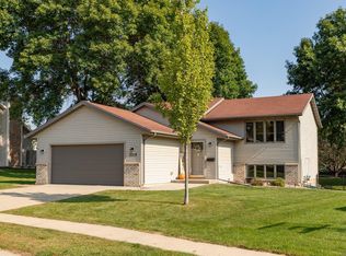 2018 Washington Ln SW, Rochester, MN 55902